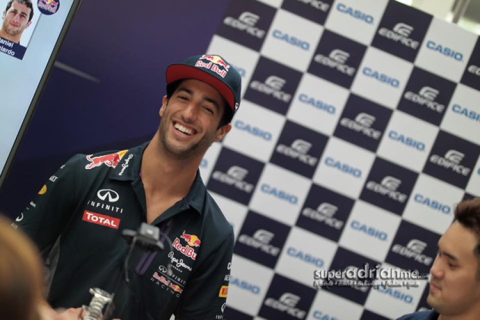 Daniel Ricciardo at Marina Bay Sands with Casio EDIFICE.