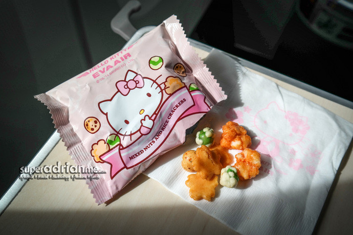 EVA Air Hello Kitty Jet rice cracker snacks