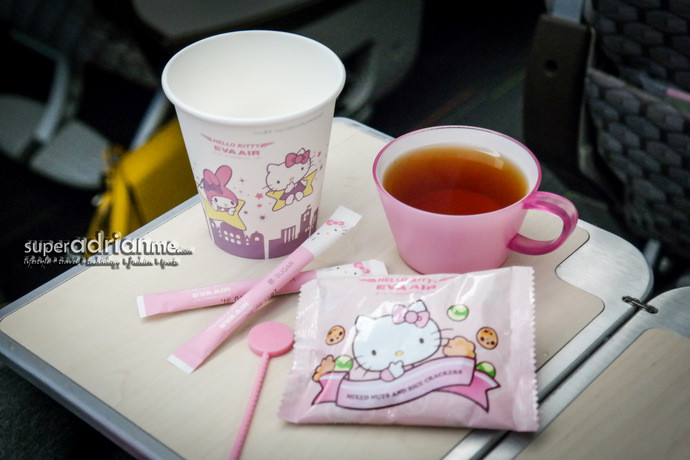 Hello Kitty sugar sticks... how adorable