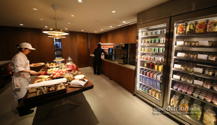 Cathay Pacific First Class Lounge at The Pier - The PANTRY