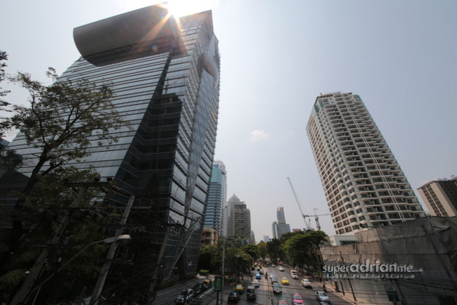 The road to Hotel Indigo Bangkok Wireless Road