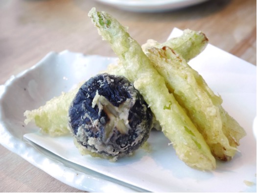 Vegetable tempura, including shitake, asparagus and more.