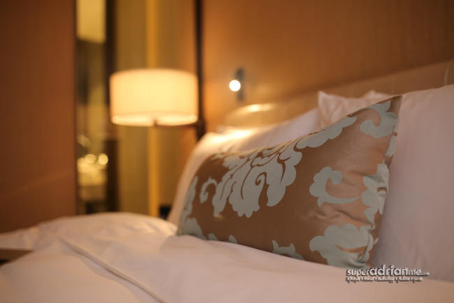 The comfortable bedding and pillows in the N2 Rooms at Niccolo Chengdu Hotel