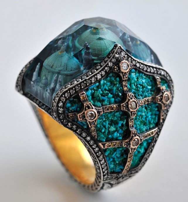 Scheherazade’s Palace Ring featuring diamonds, mosaic with turquoise tesserae and a blue tourmaline with an inversely engraved intaglio. Credit: TheJewelleryEditor.com.