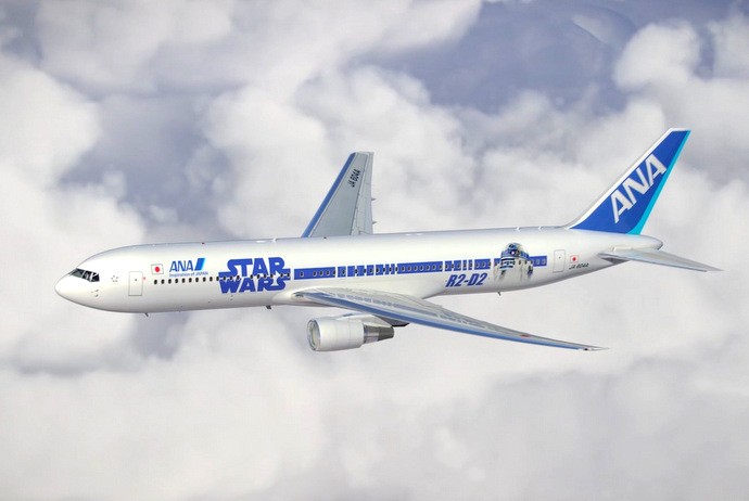 Star Wars ANA Jet Boeing 767-300 in the air (R2-D2 side)
