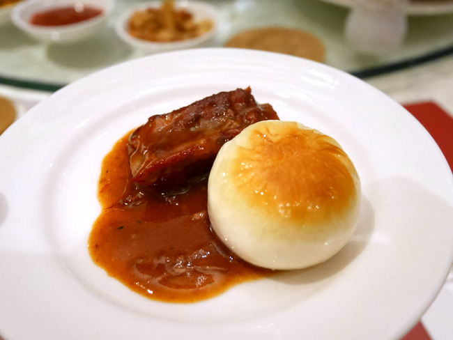 Braised Spare Ribs in Wuxi Style with Pan-Fried Buns with Chanterelle Mushrooms.
