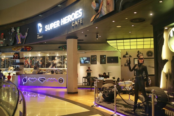 DC Comics Super Heroes Cafe - Retail and Dessert area