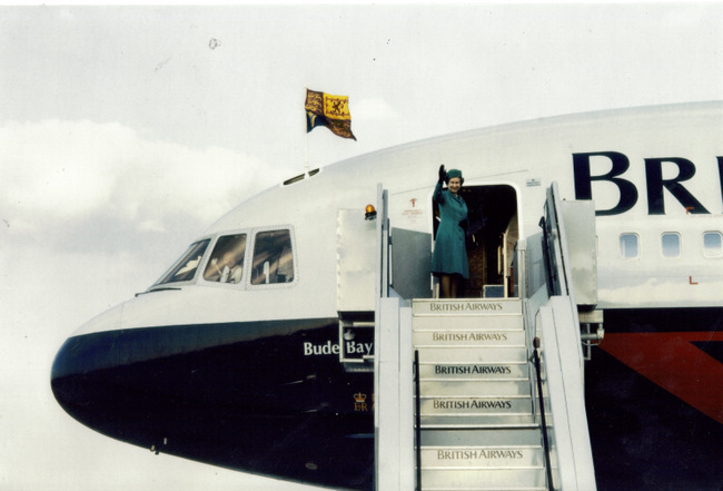 HM The Queen leaving by BA TriStar for her state visit to China, October 1986_LR