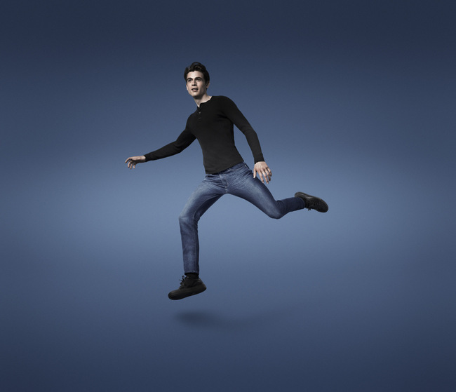 UNIQLO introduces the Miracle Air Skinny Fit Tapered Jeans (S.90) for men.