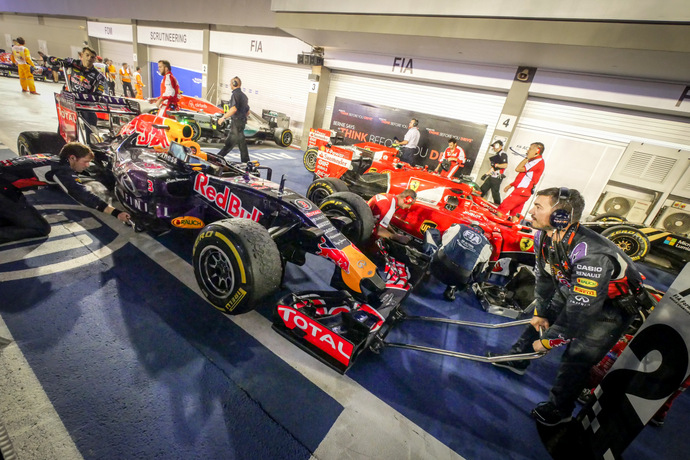 Behind The Scenes Of F1: Infiniti Red Bull Racing Garage In Action