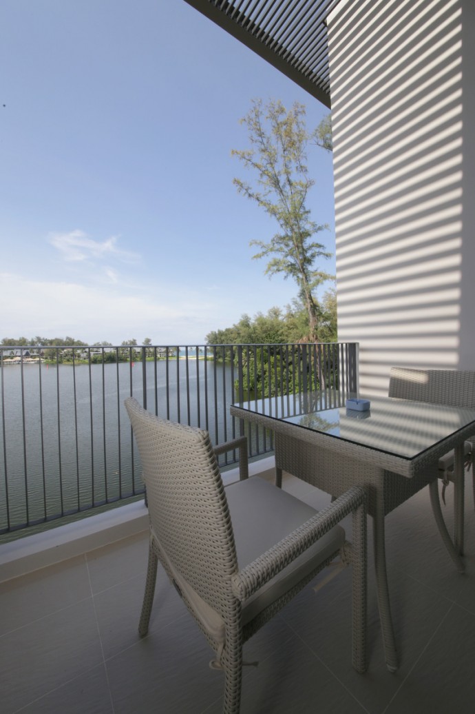 Cassia Phuket - Balcony in every apartment