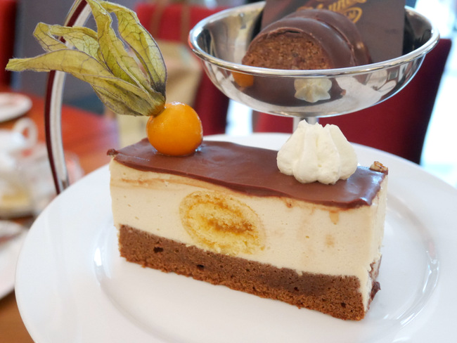 Sissi's Cake and Zaunerstollen from the Kaiserhaus High Tea set.