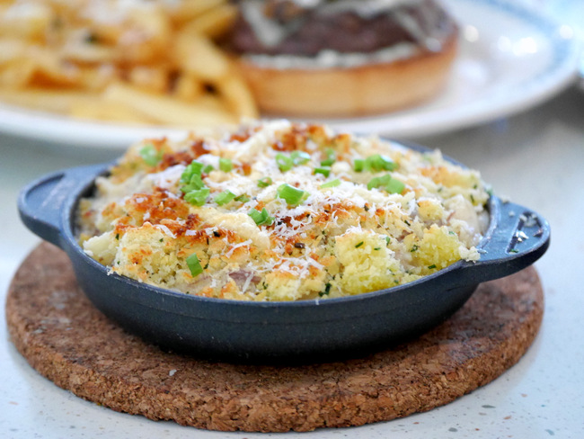 Over Easy Orchard MAC & CHEEKS with Braised beef cheeks, gruyère & parmesan (S$24).