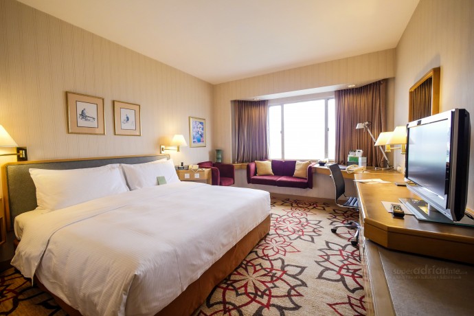 The Excelsior Hotel, Hong Kong offers comfortable accommodation in a very central location in Causeway Bay.
