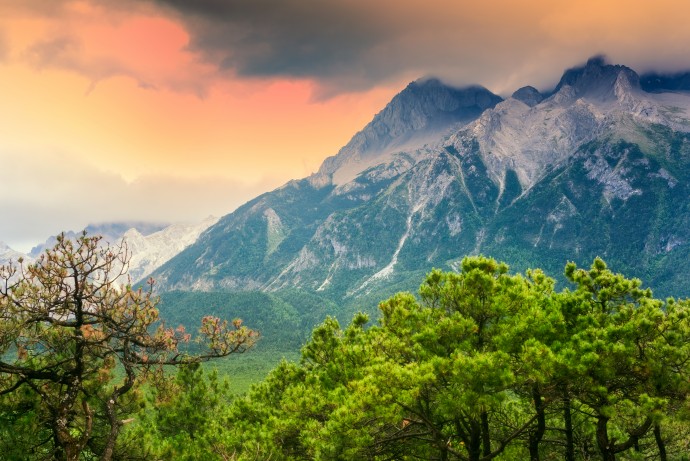 Jade Snow Dragon Mountain in Lijiang Yunnan