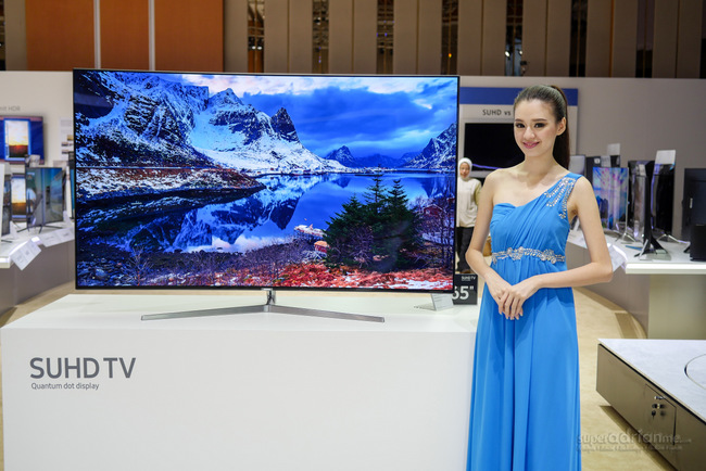Samsung SUHD Curved TV with Quantom Dot Display