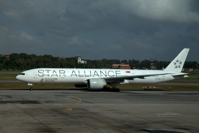 Aviation - Singapore Airlines B777-300ER in Star Alliance Livery