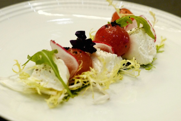 Fresh creamy Burrata from Southern Italy with Rucola and Cherry Tomatoes (S) 