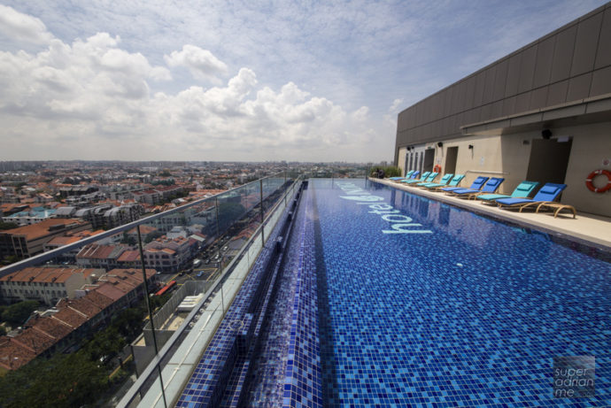 Hotel Indigo Singapore Katong - Inifinity Pool at level 17