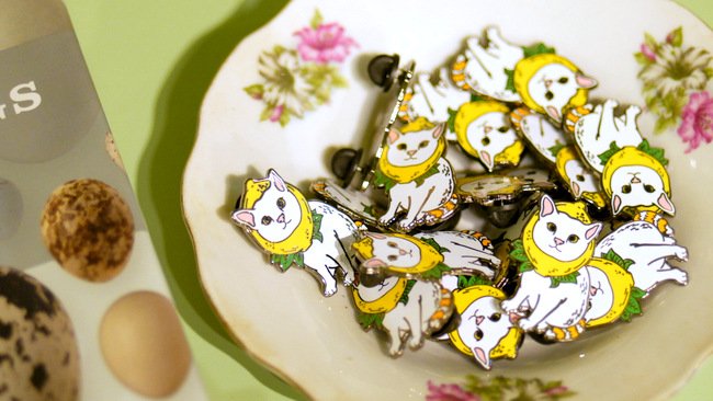 Lemon cat pins.