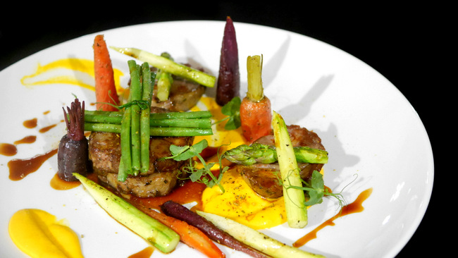 Lamb Confit (S$38) with ginger carrot puree, kenya beans, asparagus, heirloom carrot and Vadouvan Jus.