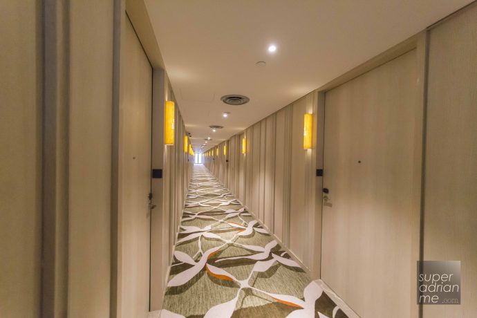 Crowne Plaza Changi Airport Jewel Wing Room corridor