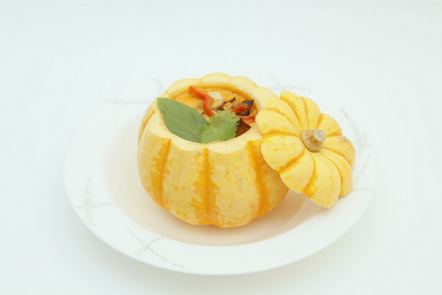 Small roasted pumpkin, Thai red vegetable curry in light coconut milk and Thai sweet basil designed by Chef Daniel Green for Cathay Pacific. (Cathay Pacific photo)