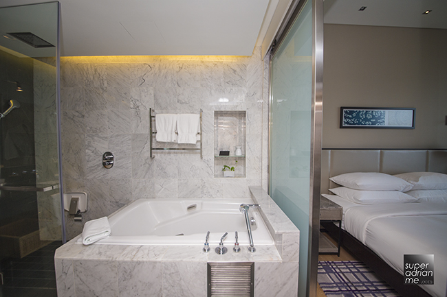 Hilton Kuala Lumpur - A very spacious and inviting bath tub