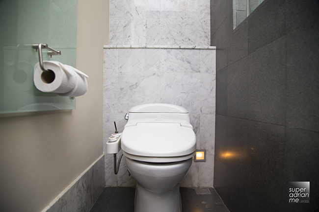 WC with bidet in Hilton Kuala Lumpur's Executive Room