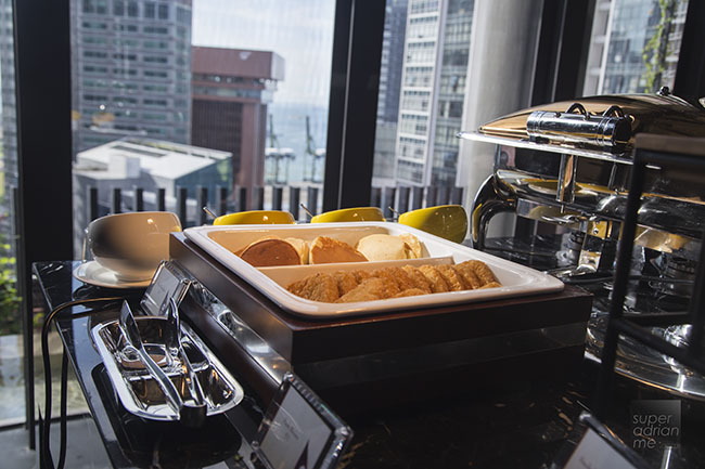 Oasia Downtown Hotel Singapore - Pancakes and Hashbrown as part of the Club Lounge breafkast