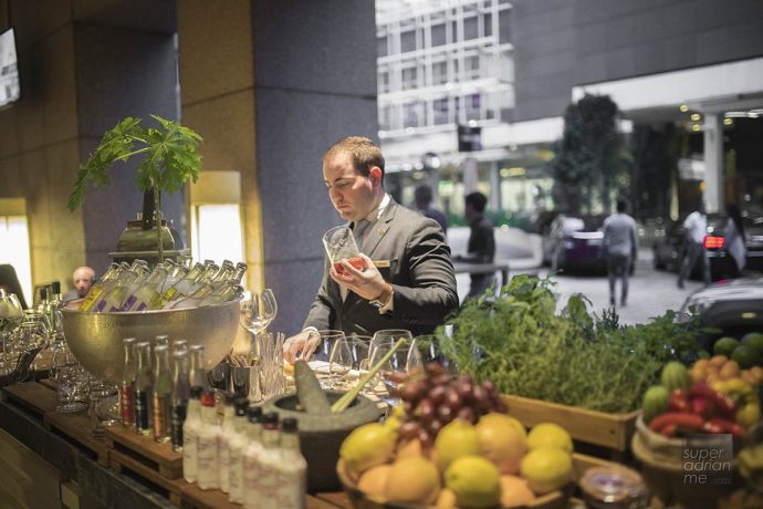 Conrad Centennial Singapore - Pick Your Garnishes for your Gin Tonic