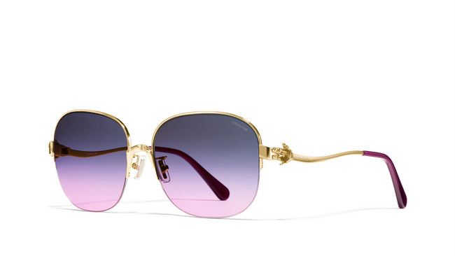 Luxottica presents Coach F/W'16. Pictured here is the HC 7068 in violet.
