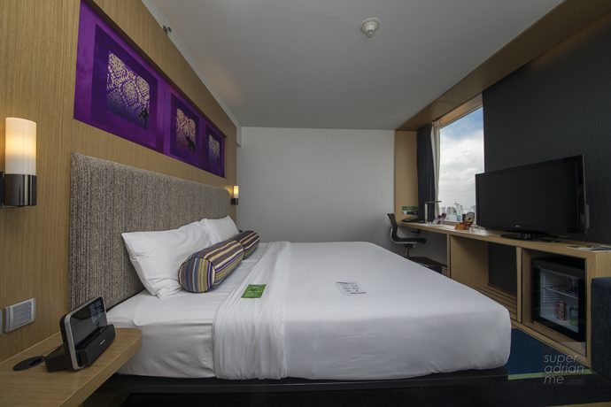 Aloft Bangkok Sukhumvit 11 = Comfortable Bed in Urban Room