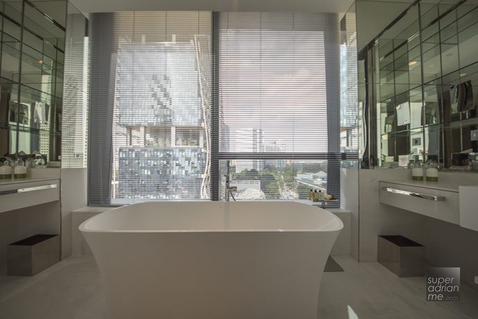 JW Marriott Hotel Singapore South Beach - Deluxe Suite Bathroom