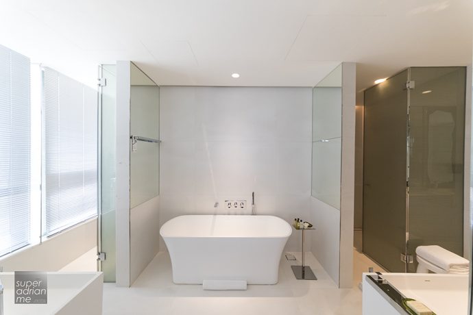 JW Marriott Hotel Singapore South Beach - Premier Suite Bathroom
