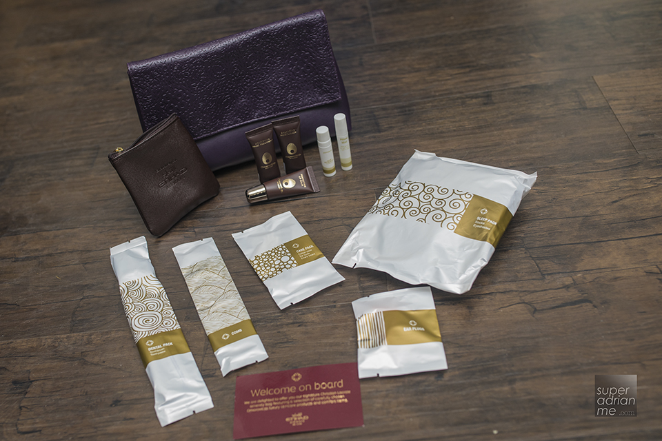 Contents of Etihad Airways' First Class amenity kit for women