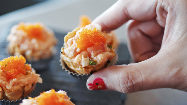 Ola Beach Club at Siloso Beach serves up Hawaiian-inspired dishes including the Lomi Lomi Salmon (S$16) of salmon, momotaro tomatoes, Maui onions and ebiko in a crispy sesame waffle. Additional caviar (S$4) is available.