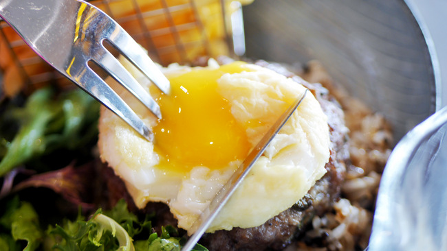Ola Beach Club also serves their version of the Loco Moco (S$28) with a wagyu beef patty, kombu rice and panko egg.