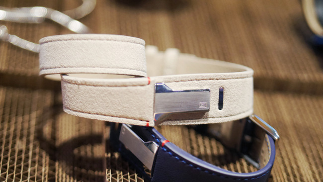 Double leather straps (S9) will also be available for both of Klokers' design.