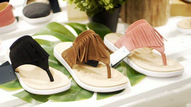 EMU Australia debuts in Singapore at Robinsons. Pictured here are the Iris in Black, Pecan and Watermelon (S9).