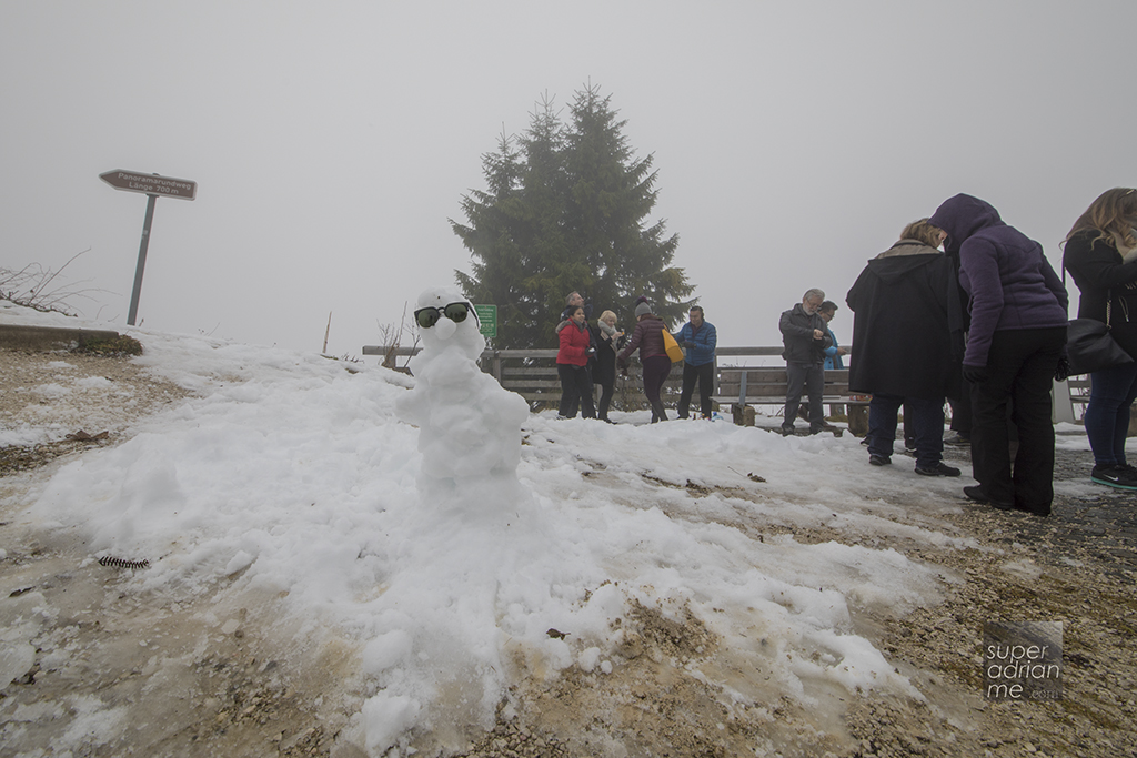 Trafalgar - Imperial Europe - Build your own snowman at the Bavarian Alps