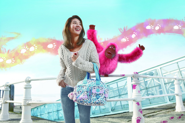 Kipling 30th Anniversay sees the launch of the Asia exclusive Dream Garden print. It will be launched in the Defea and Defea S Dream Garden Bag, which will come with a pink party monkey clip with every purchase.