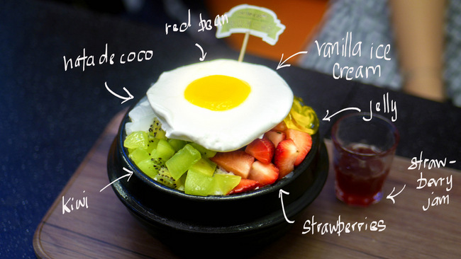 Patbingsoo also serves desserts, including the Bibim Patbingsoo (S.90)