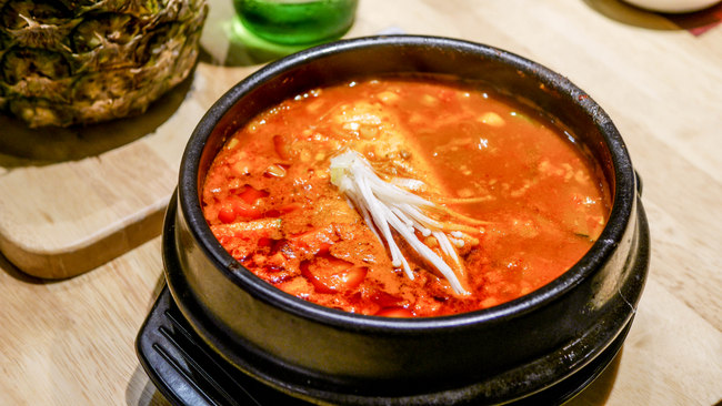 Seorae, Korean Charcoal BBQ, also serves Sundunbu Jjgae (S.90).