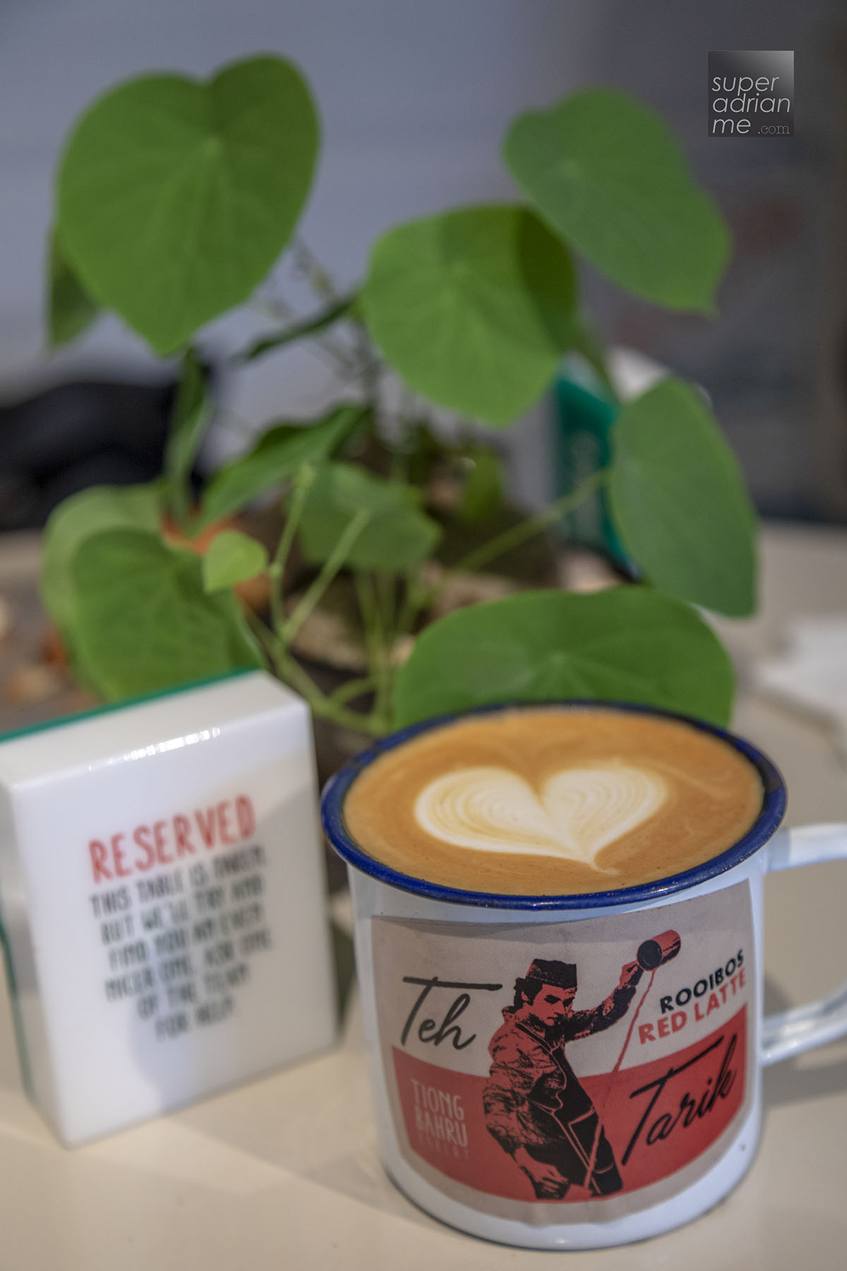 Enjoy a teh tarik at Tiong Bahru Bakery