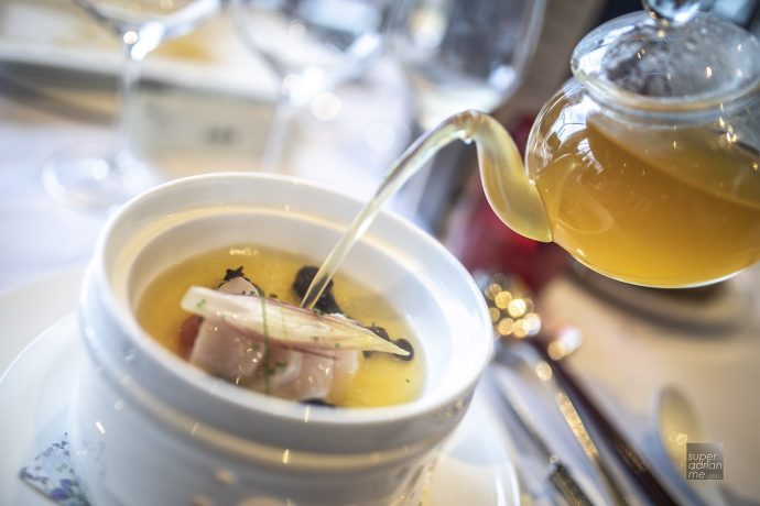 Tong Le Private Dining - Amela Tomato Consommè with Yellow Tail