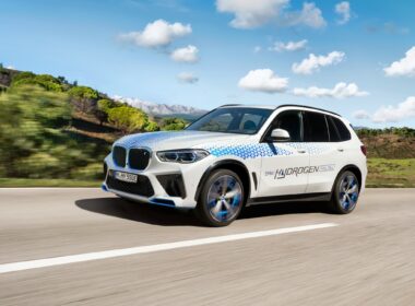 Experience the BMW iX5 Hydrogen at IAA Mobility 2021