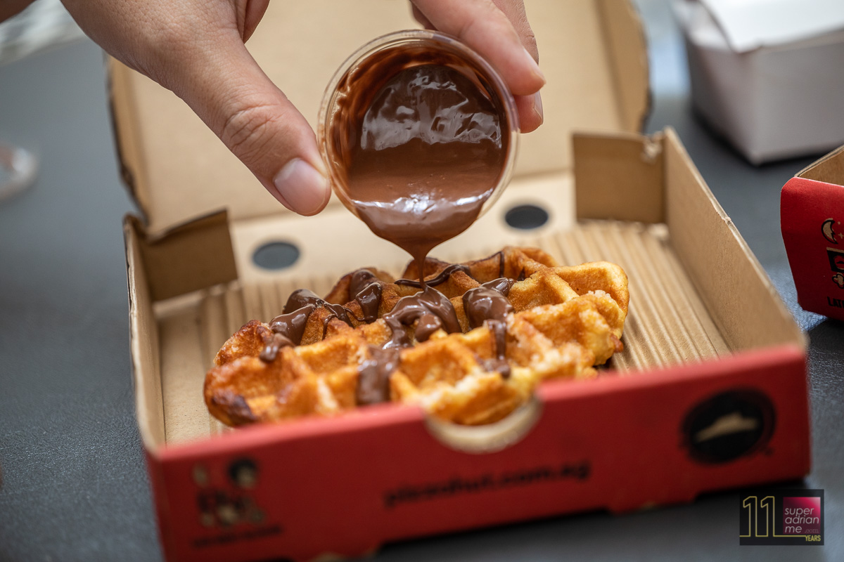 Pizza Hut Waffle with Chocolate Sauce | SUPERADRIANME.com