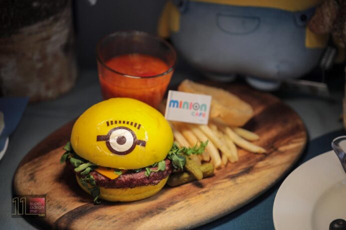 Minion Cafe Wagyu Cheese Burger