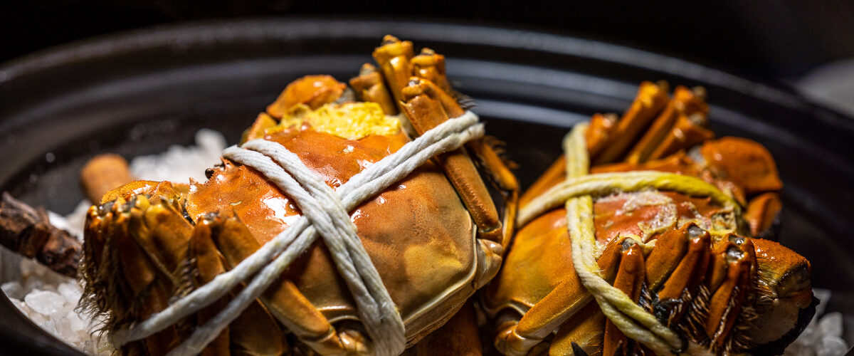 Yi by Jereme Leung - Huizhou Hakka Style Salt-baked Hairy Crab